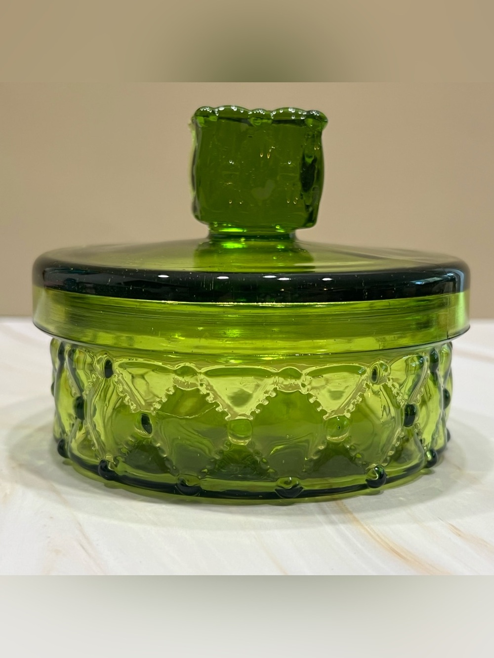 Vintage Avocado Green Glass Covered Candy Dish Trinket Box Mid Century Modern - Picture 4 of 6